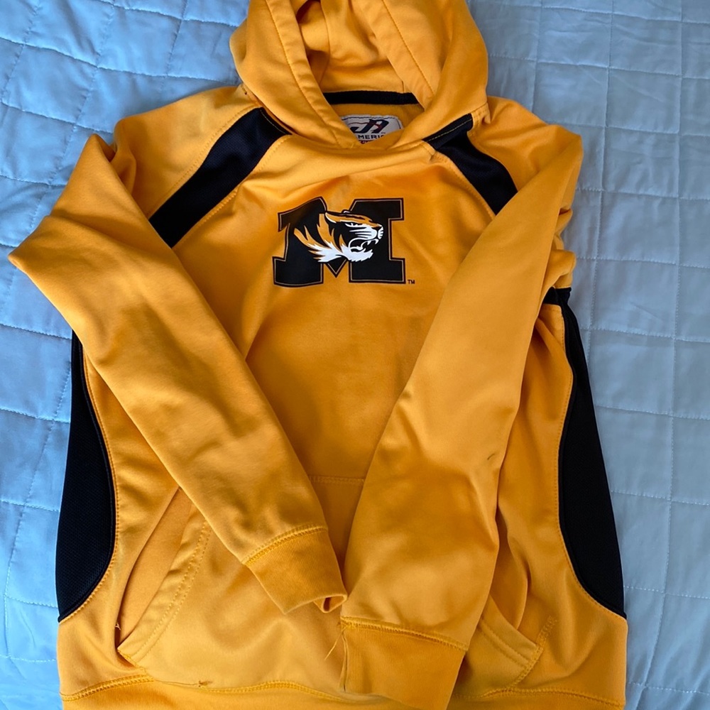 Mizzou YL Mizzou hoodie.  Gently used.